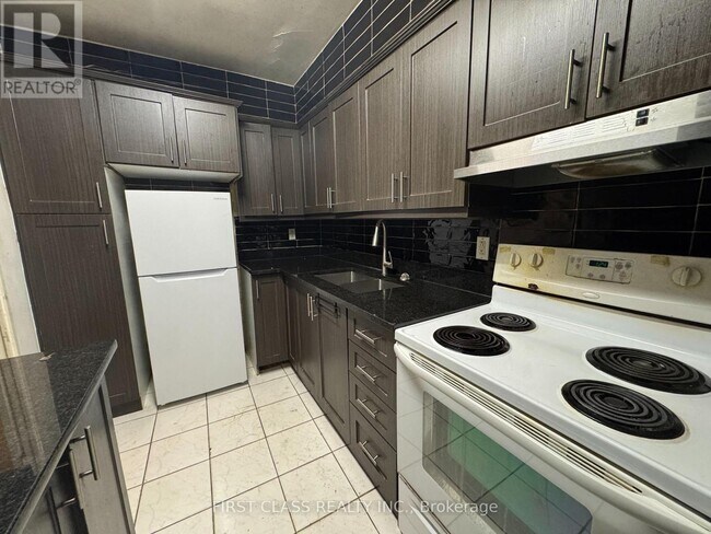 Photo - 10 Eddystone Ave