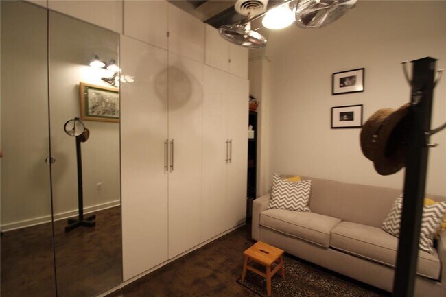 Photo - 172 Haynes St SW Unit 208