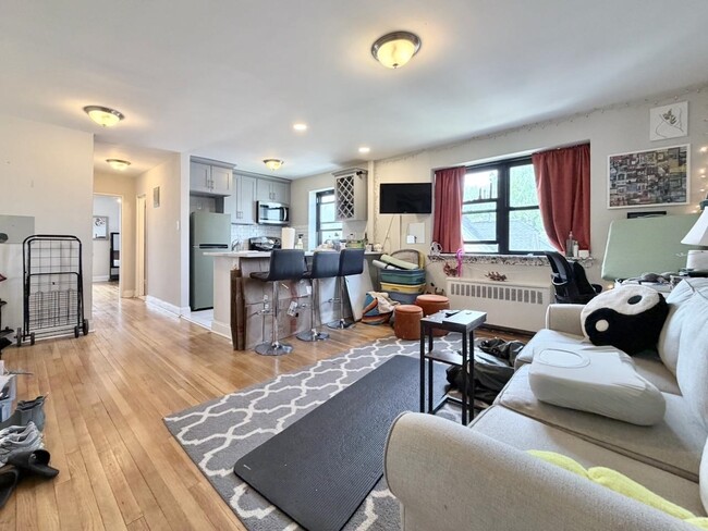 Building Photo - 165 Vroom St Unit 4C