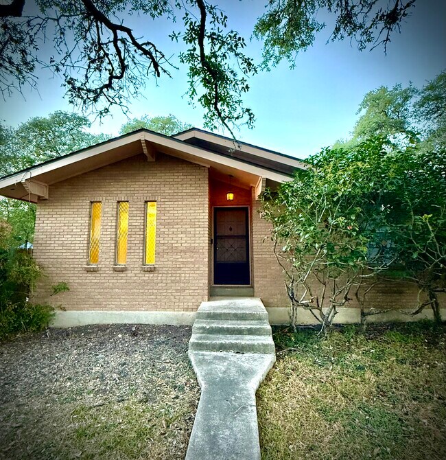 Photo - 1000 Hillyer St