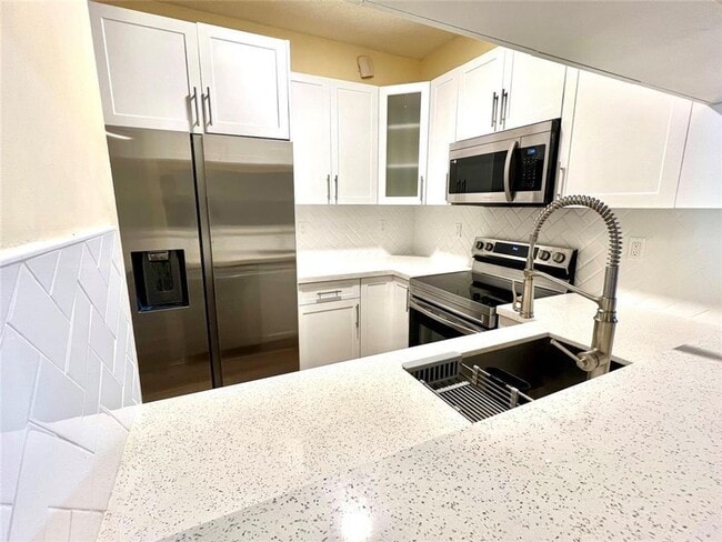 Building Photo - 7893 N Southwood Cir Rental