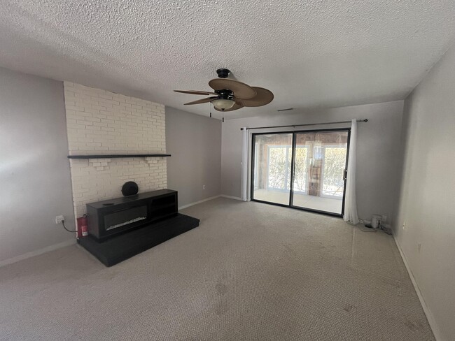 Photo - 59 Highwood Dr