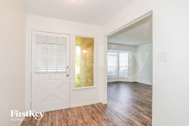 Photo - 26218 Maplewood Dr