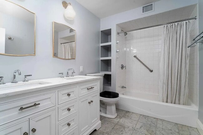 Photo - 290 W 12th St Unidad 1C