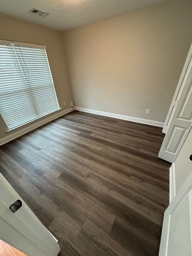 Photo - 945 Bryan Cir