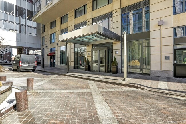 Building Photo - 10 City Pl Unit 28F