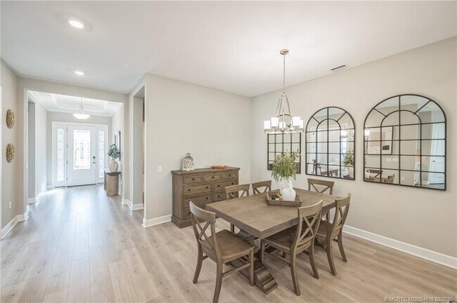 Photo - 15111 Pescara St