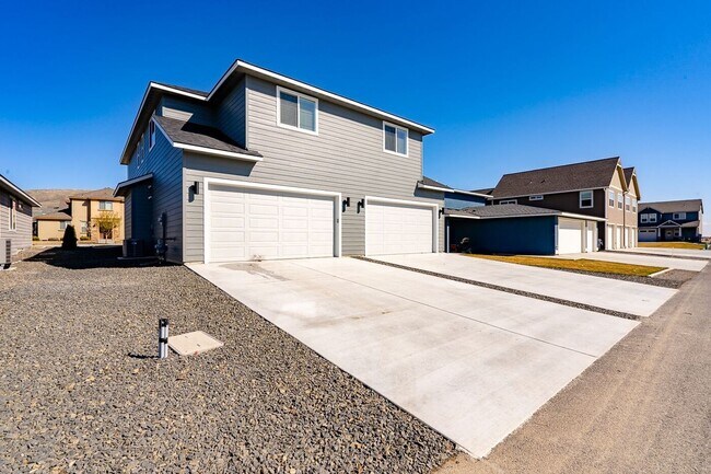 Photo - 4565/4567 Barbera St* Unit 4567 Barbera St