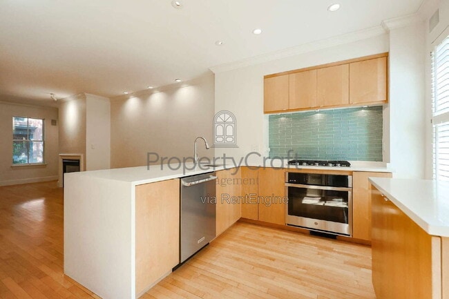 Building Photo - 29 E Springfield St Unit 1