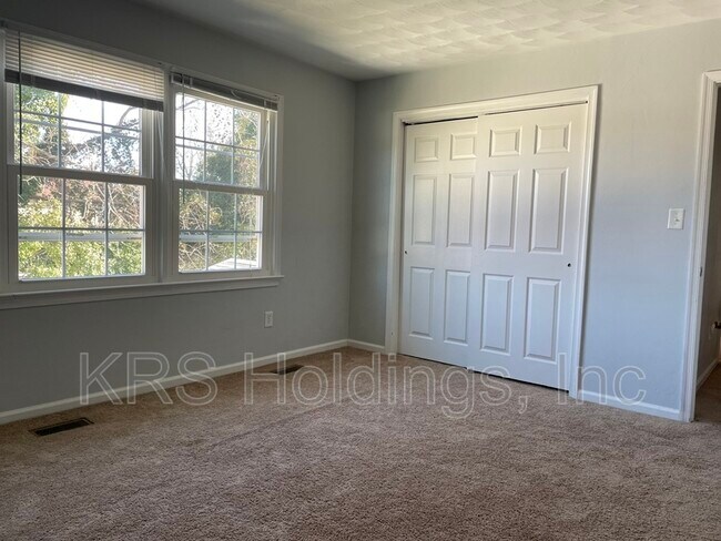 Photo - 204 Skipper Ct