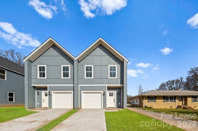 Building Photo - 341 N Hoskins Rd