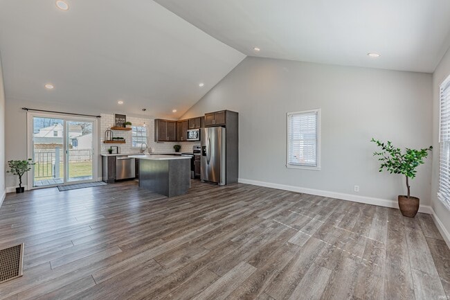 Photo - 2216 E Walnut St