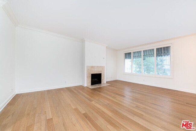 Photo - 125 S Elm Dr Unit 201