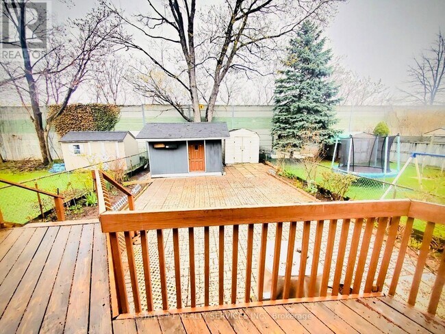 Photo - 4433 Meadowvale Dr