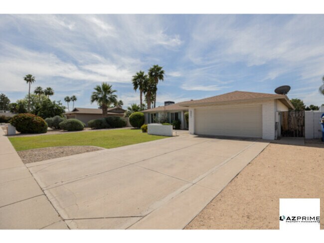Photo - Beautiful 3/2 Scottsdale House - Oasis with Pool!
