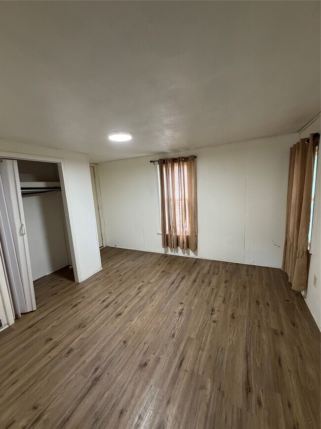 Photo - 65 Tompkins St