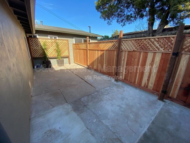 Photo - 1384 Darwin St Unidad A