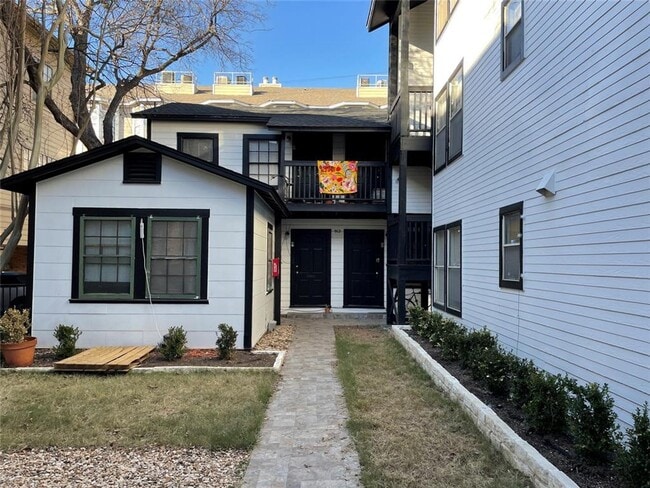 Photo - West Campus 1 Bed 1 Bath