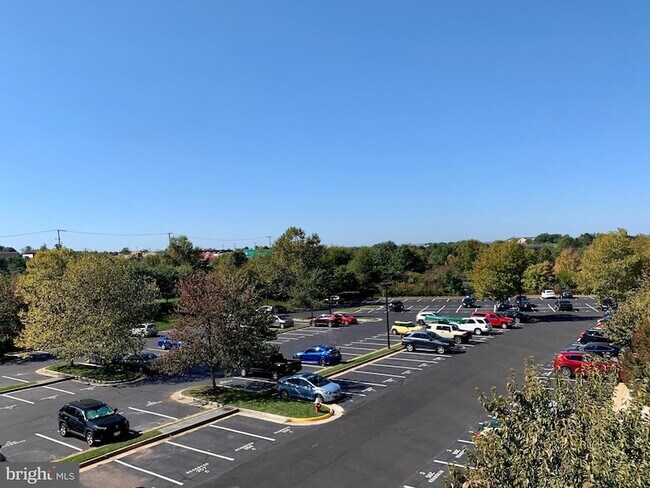 Photo - 21228 McFadden Square Unit 313