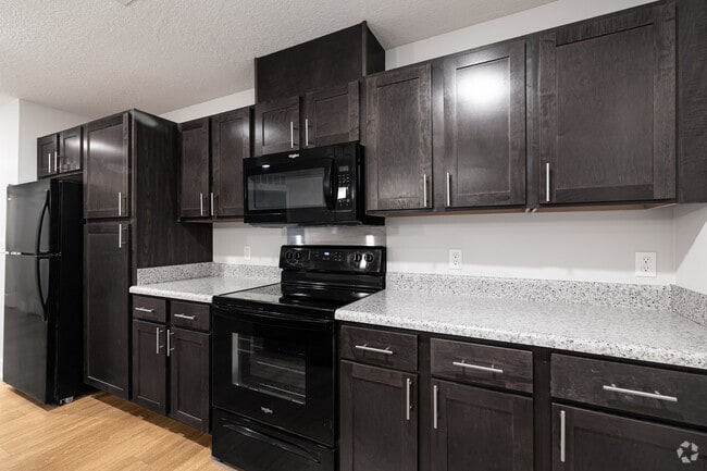 1BR, 1BA - 813SF - Kitchen - Residences at West Haven