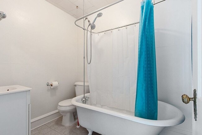 Photo - 720 W Franklin St