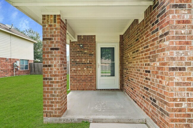 Photo - 2813 Waterside Trail