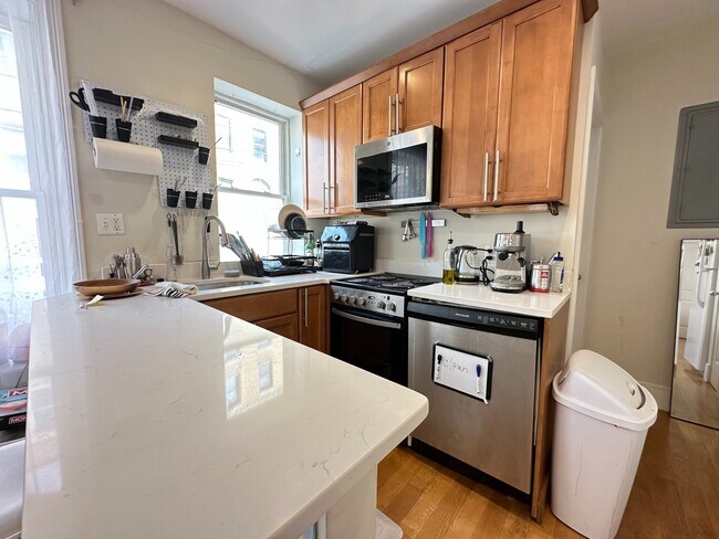 Photo - 836 Huntington Ave Apartments