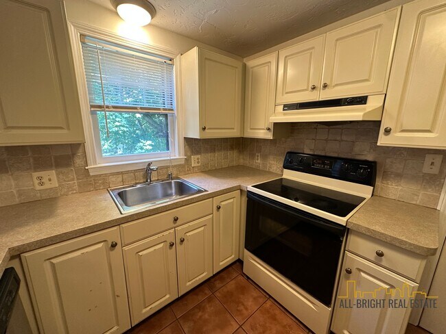 20 Eliot St Unit 2