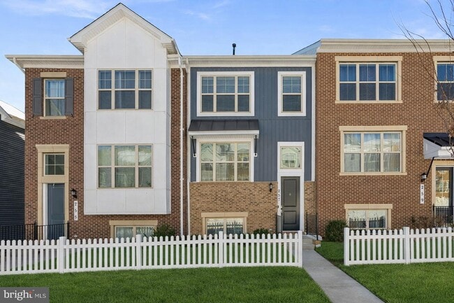 Building Photo - 257 Redpoll Alley