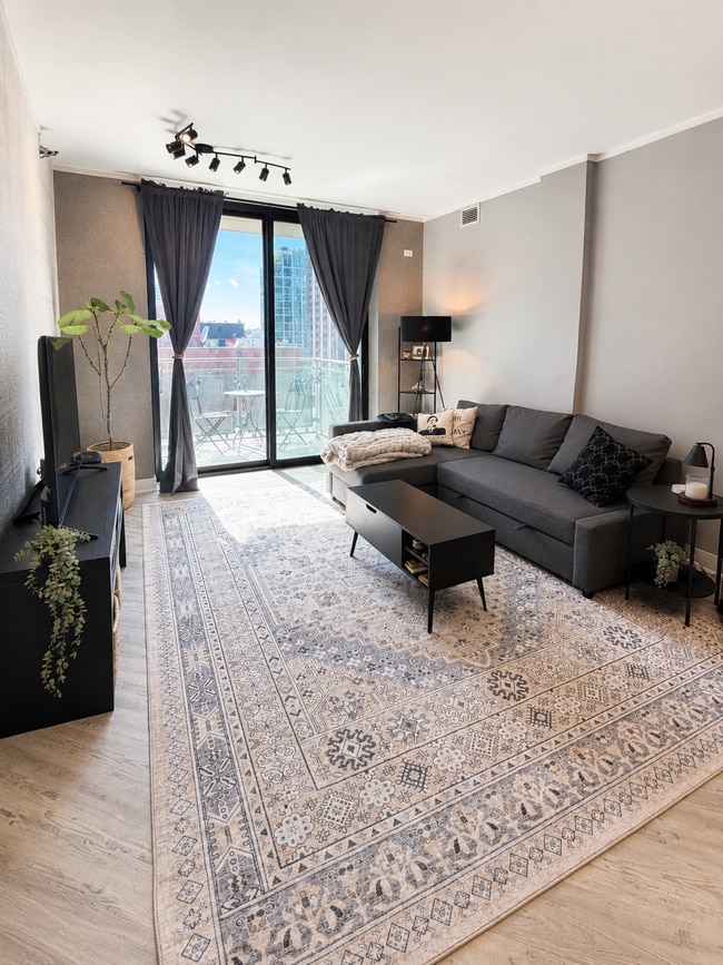 Photo - 744 N Clark St Unit 803
