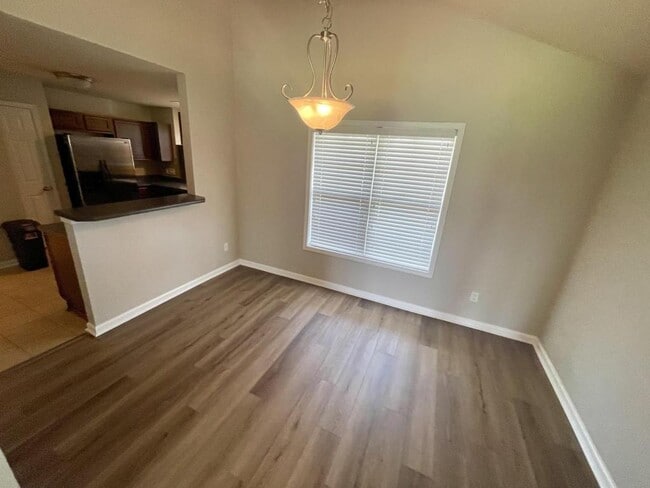 Photo - 180 Collinwood Dr