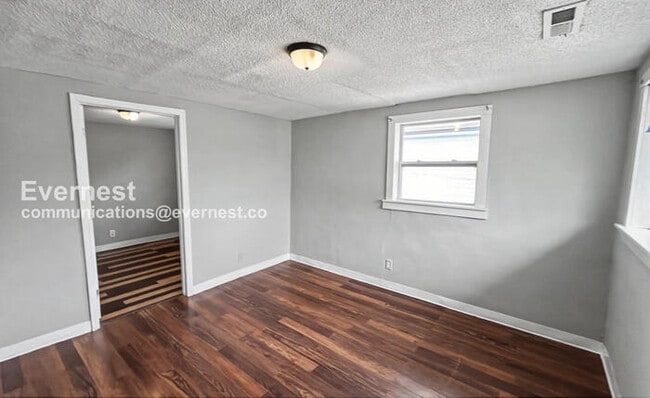 Photo - 1924 Blackford St Unit a