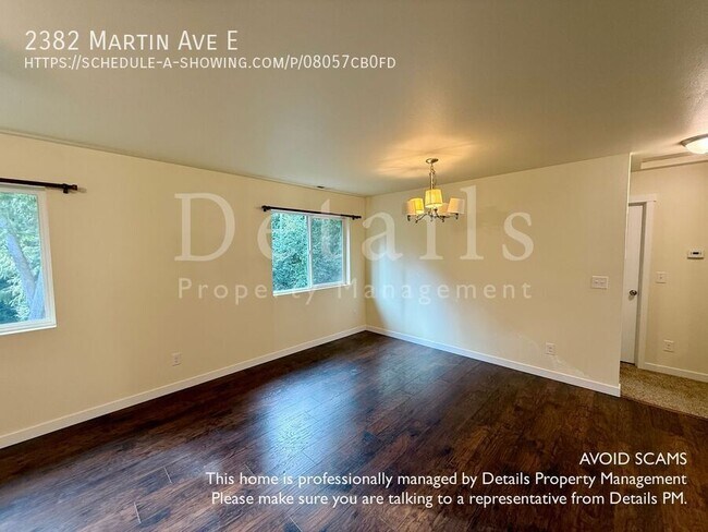 Photo - 2382 Martin Ave E