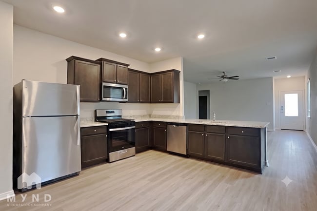 Photo - 15431 Maple Ter Dr