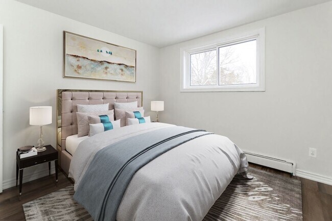Photo - 716 Downie St