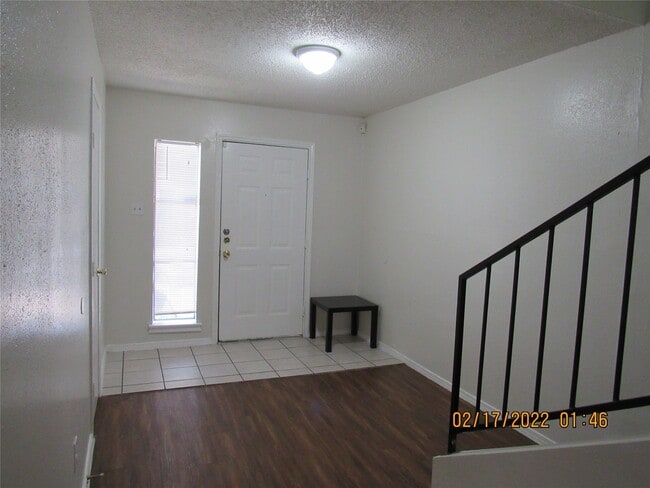 Photo - 15543 Weldon Dr