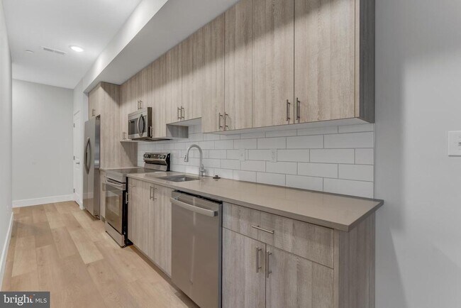 Photo - 1243 W Westmoreland St