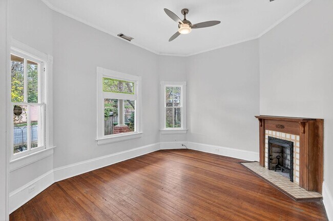 Photo - 321 Orleans St SE