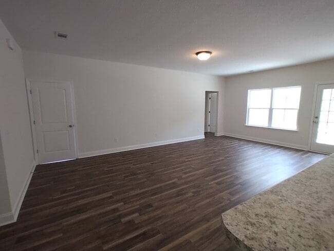 Photo - 584 Grayson Ave