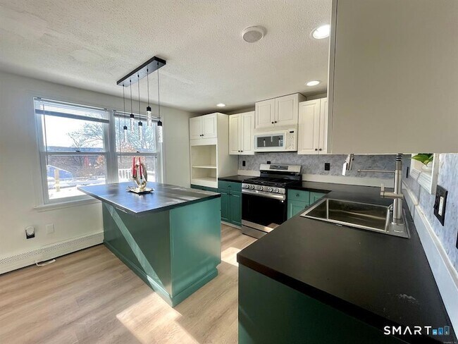 Photo - 112 Woodbine St