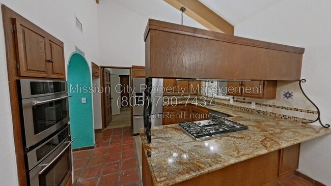 1055 Toro Canyon Rd