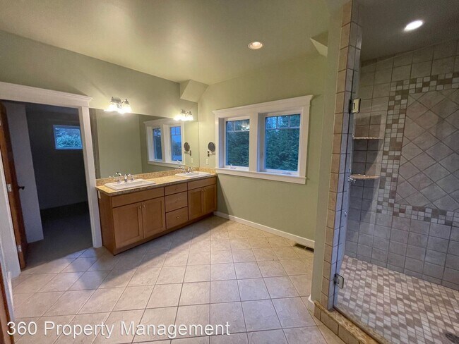 Photo - 3 br, 3.5 bath House - 4728 E Harbor Rd.