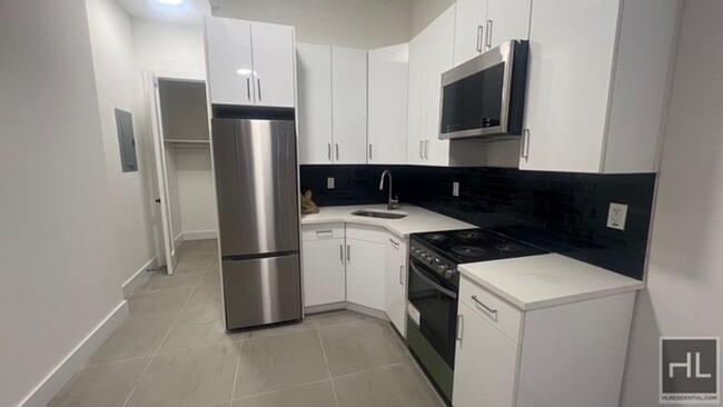 GUT RENOVATED LARGE STUDIO ROGERS AVENUE/P... - GUT RENOVATED LARGE STUDIO ROGERS AVENUE/P... Apartamento Unidad 1F