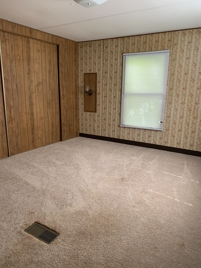 Building Photo - 1713 Roscoe Howey Rd Rental