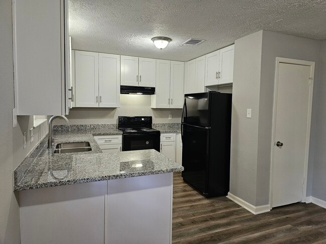 Building Photo - 9806 Thrush St Rental