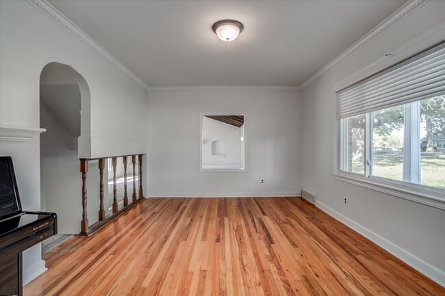 Photo - 6000 N Lenox Ave