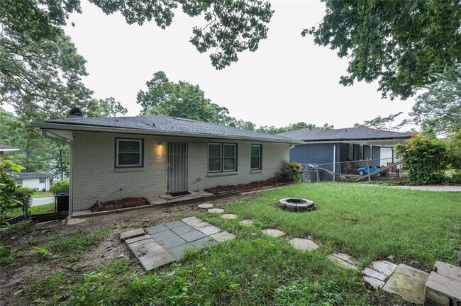 Photo - 257 Barfield Ave SW