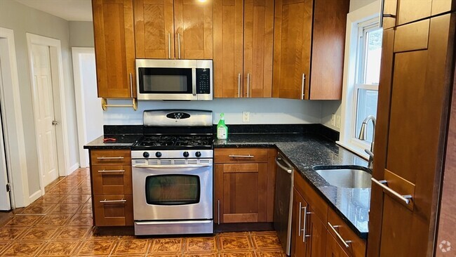 Building Photo - 33 Francis St Unit 1 Rental
