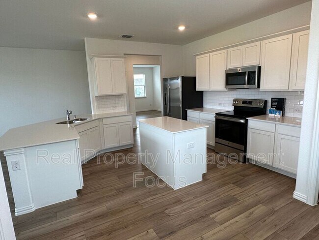 Photo - 239 Jenkinson Dr