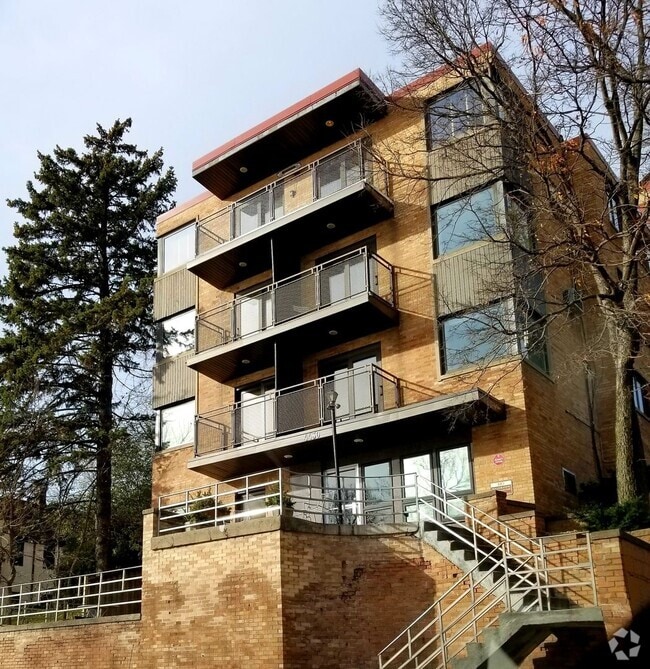 Building Photo - Large two bedroom top floor Condo....over ...